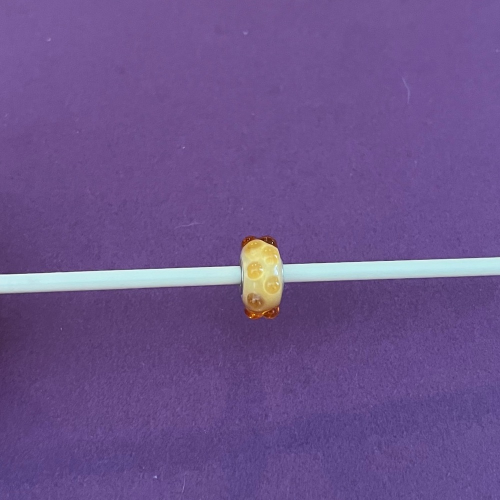Trollbeads Golden Bud bead.